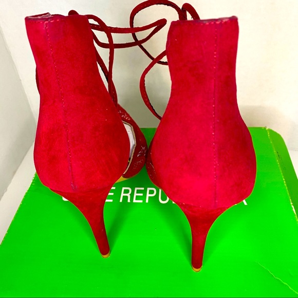 *SOLD*Deep Red/ Burgundy Lace Heel, Shoe Republic,Size 8 - Picture 2 of 5